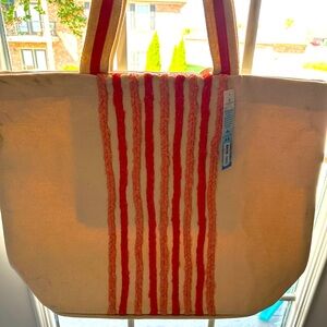 NWT Splash and Stash water resistant bag 💦 💧